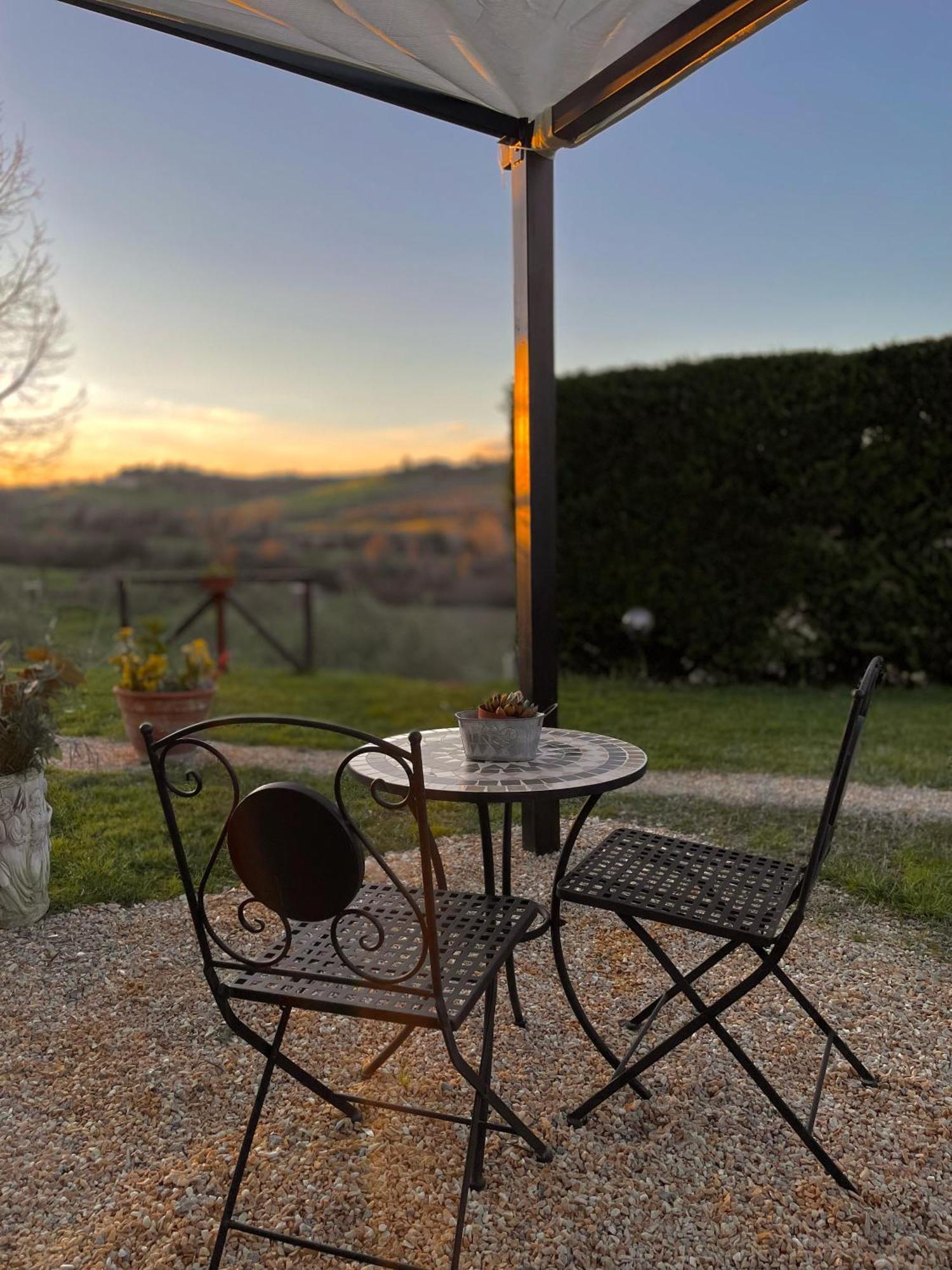 Agriturismo La Corte Del Sole シエーナ エクステリア 写真
